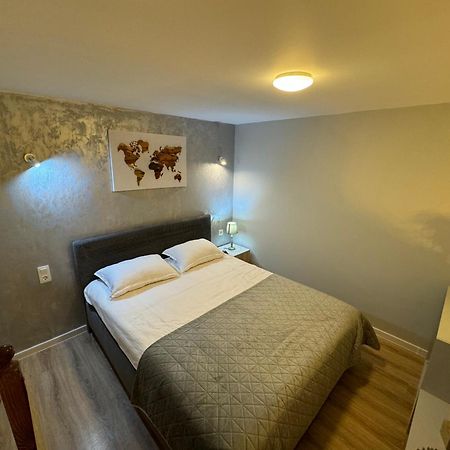 City Center Apartman Satu Mare Luaran gambar